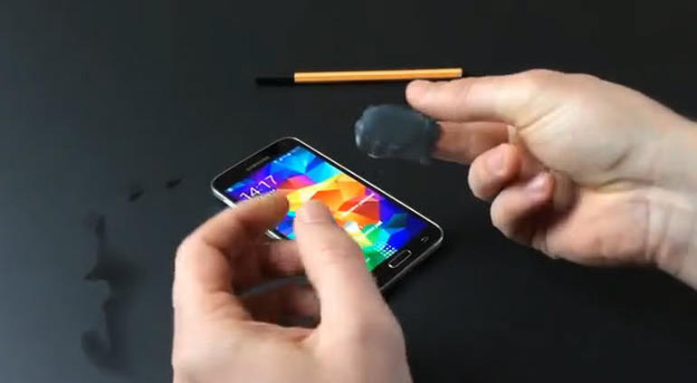 เรียบร้อยโรงเรียนแฮ็ค ระบบจดจำลายนิ้วมือ Galaxy S5 โดนเจาะระบบได้แล้ว!!