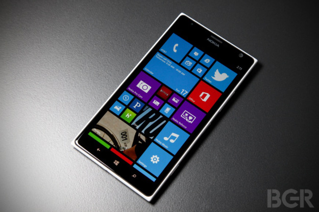 Microsoft วางแผนพัฒนาสมาร์ทโฟนแบตอยู่ได้หนึ่งสัปดาห์