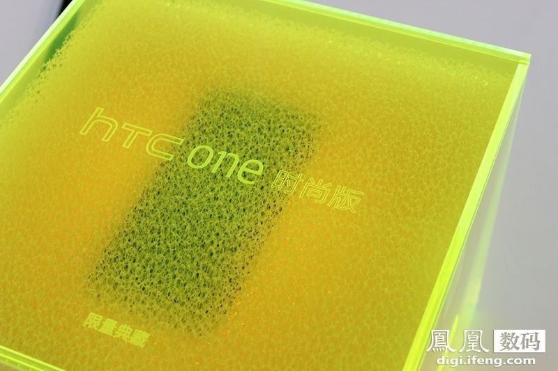 มีเหมือนกัน HTC เผย One E8 ขายหมด 5 หมื่นเครื่องใน 15 นาที!!