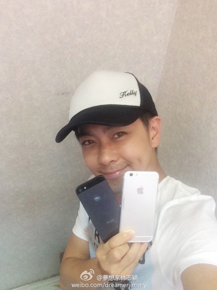 ไม่น่าพลาด ดาราดังไต้หวันโพสต์รูป Selfie คู่กับเครื่อง iPhone 6!!