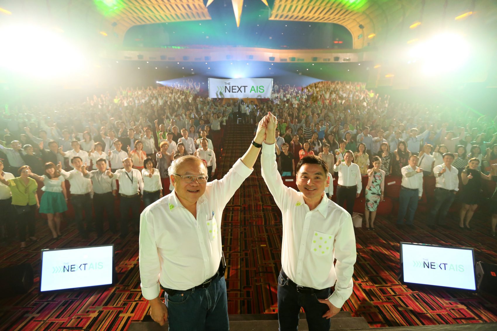 The Next AIS ก้าวสู่ Digital Life Service Provider ภายใต้การนำของ CEO สมชัย เลิศสุทธิวงค์