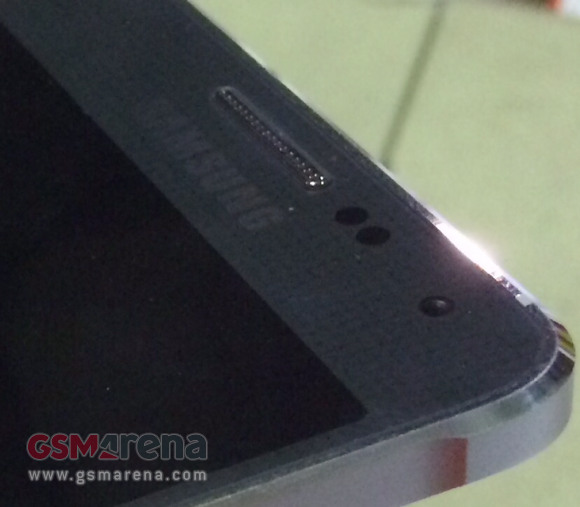 ภาพใหม่ของ Samsung Galaxy F พร้อมท้าชน iPhone 6 กันยายนนี้!!