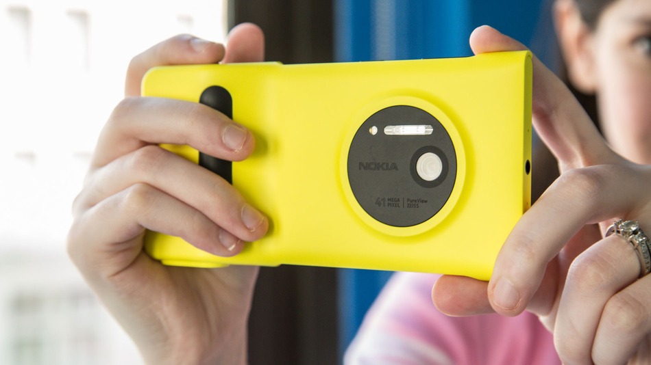 เบาะแสล่าสุดเปิดเผยว่า Microsoft กำลังซุ่มพัฒนาทายาทของ Lumia 1020!!