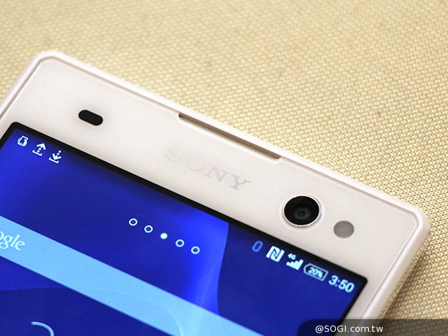 มาใหม่อีก Xperia Cosmos ทายาทโทรศัพท์เซลฟี่กล้องหน้าติดแฟลชจาก Sony