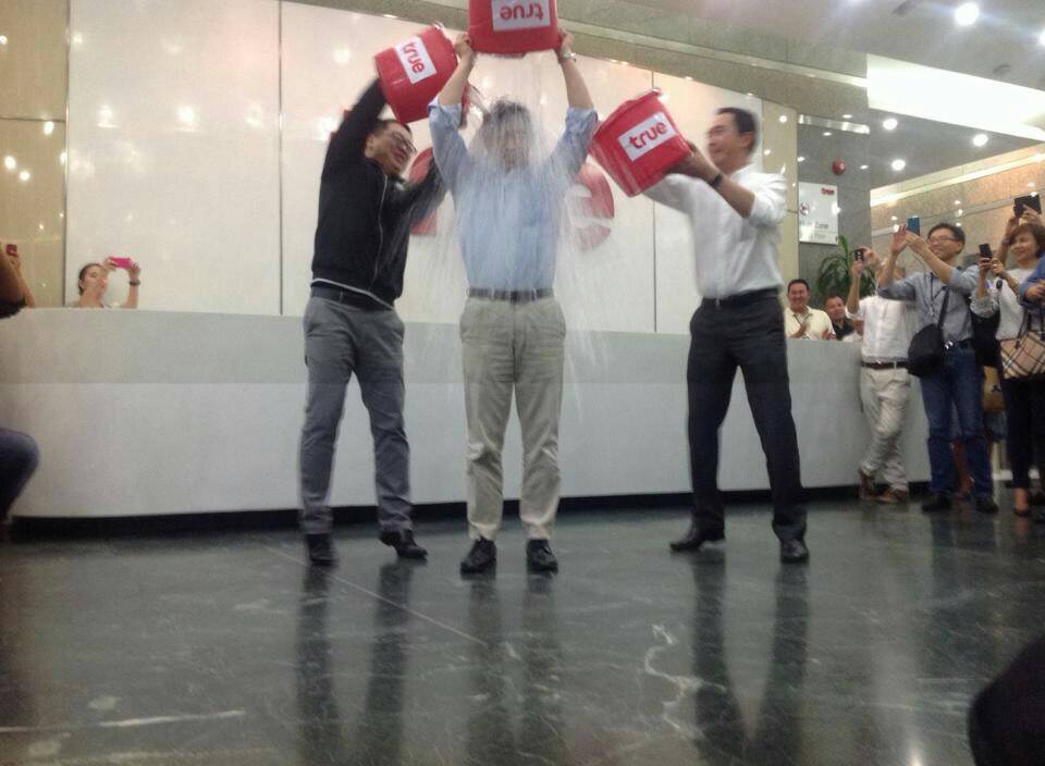 มาช้าแต่ชัวร์ CEO True รับคำท้า #IceBucketChallengeTH บริจาค 1 ล้านบาทให้มูลนิธิ ALS
