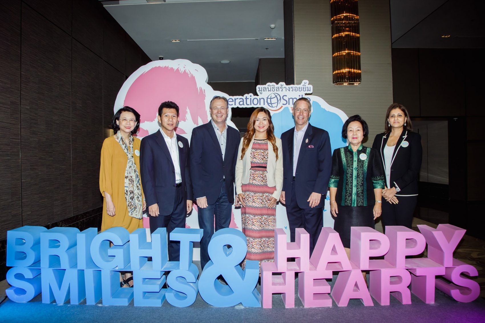 ดีแทค ร่วมกับ 16 องค์กรชั้นนำพร้อมใจลงนาม ผนึกกำลังช่วยเหลือในโครงการ “Bright Smiles & Happy Hearts” ผ่านมูลนิธิสร้างรอยยิ้ม ประเทศไทย