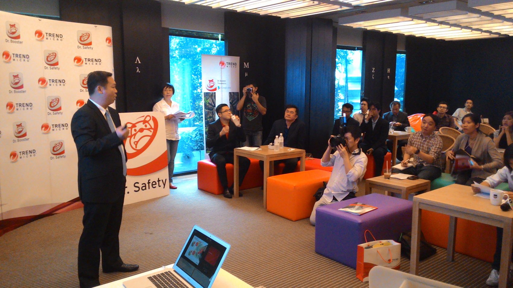 เทรนด์ไมโคร เปิดตัวโมบายแอพฯฟรี “Dr. Safety” และ “Dr. Booster”