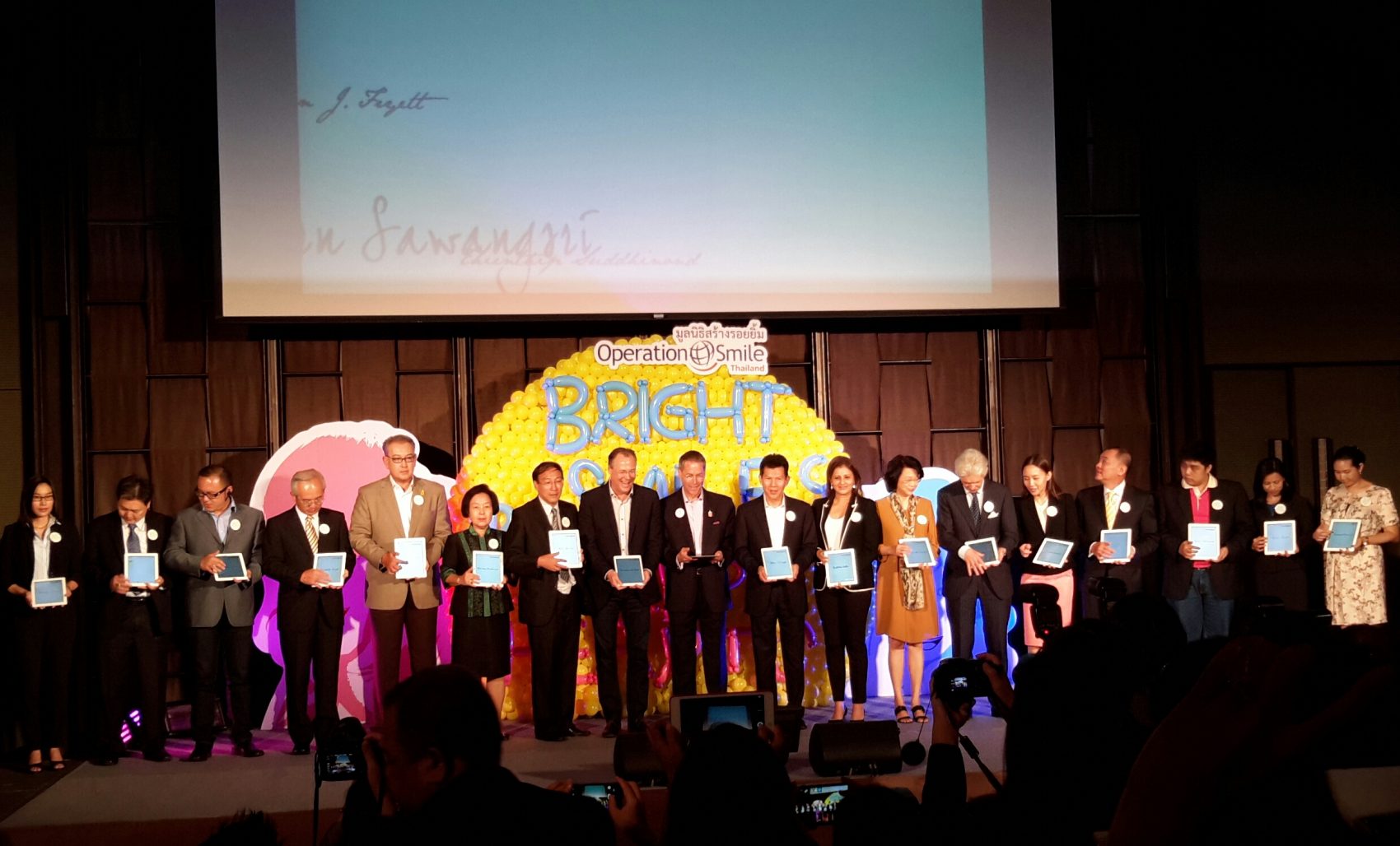 dtac ผนึกกำลังช่วยเหลือโครงการ Bright Smiles & Happy Hearts ผ่านมูลนิธิสร้างรอยยิ้ม ประเทศไทย