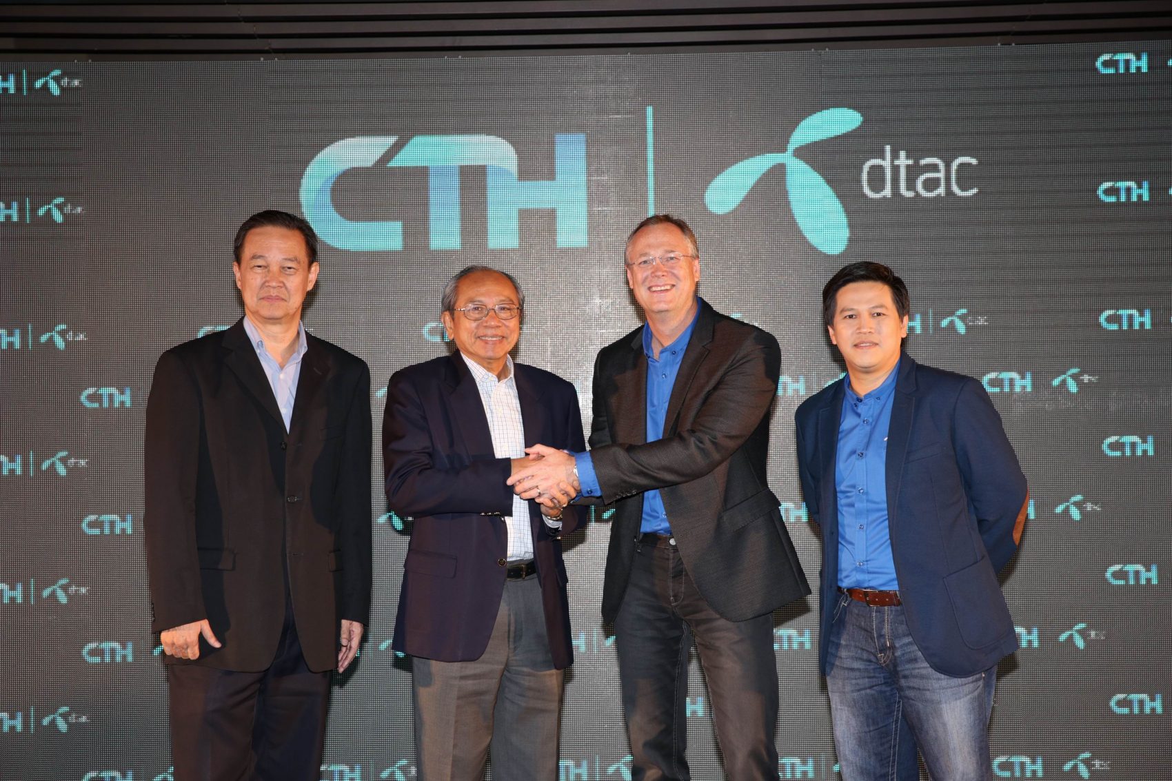 “ดีแทค” ผนึก “ซีทีเอช” รุกขยายฐานลูกค้า เปิดตัวแพ็กเกจ “dtac CTH” ชม CTH ผ่านกล่อง พร้อมโทรและเน็ตจาก dtac