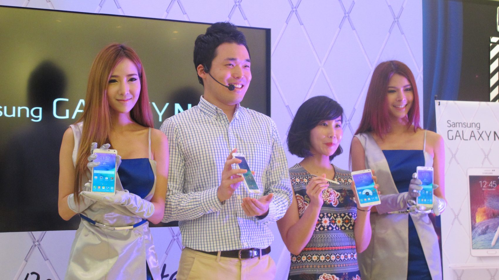 Samsung Galaxy Note 4 เครื่องจริงมาถึงเมืองไทยแล้ว แต่เป็นรุ่น CPU Exynos แต่ก็ยังรองรับ 4G