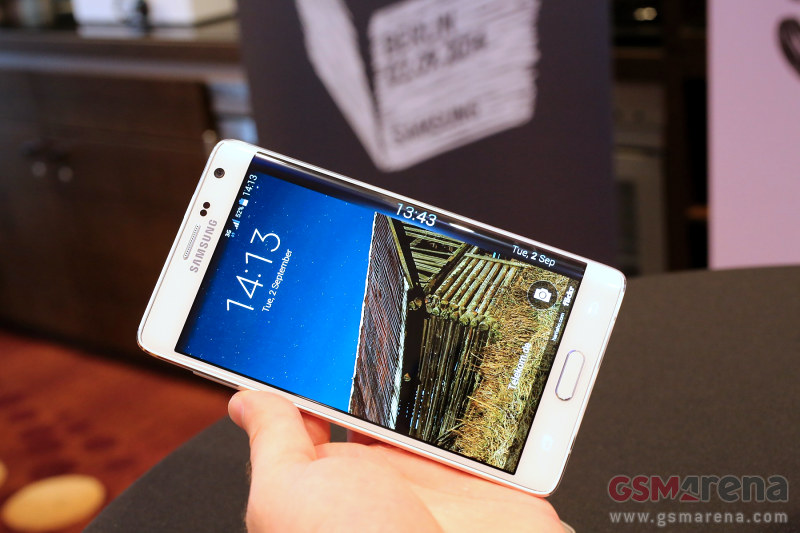 สุดเซอร์ไพรซ์ Samsung Galaxy Note Edge โทรศัพท์ 2 หน้าจอในเครื่องเดียว!!