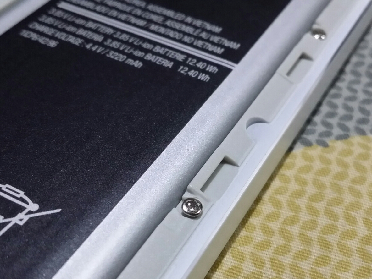 Galaxy Note 4 พบปัญหาน็อตกรอบหลังยื่นปิดฝาหลังได้ไม่สนิท ซัมซุงไทยเร่งตรวจสอบแก้ปัญหาแล้ว