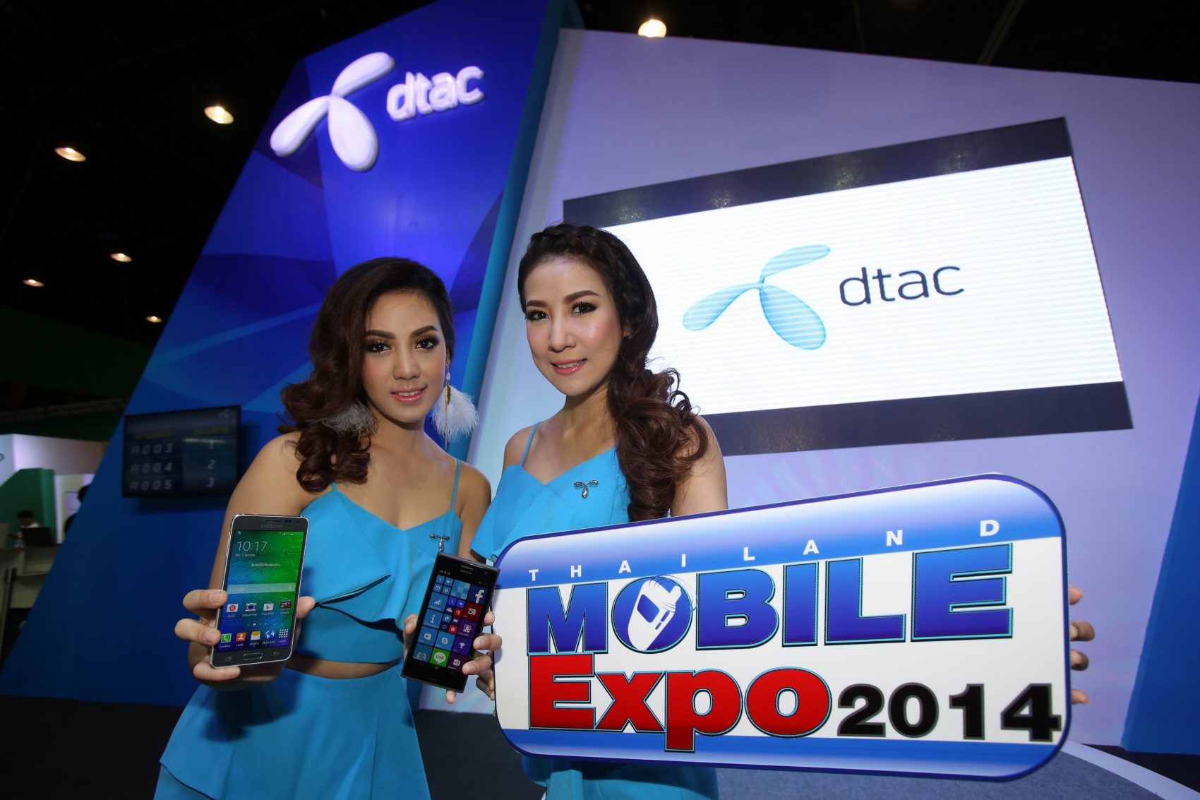 ดีแทคขนทัพสมาร์ทโฟนรุ่นฮิต ราคาพิเศษบุกงานไทยแลนด์ โมบาย เอ็กซโป 2014