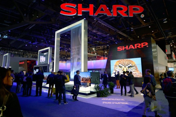 Sharp จัดหนักพร้อมเปิดตัวโทรศัพท์หน้าจอ 4K Ultra HD ในปี 2016