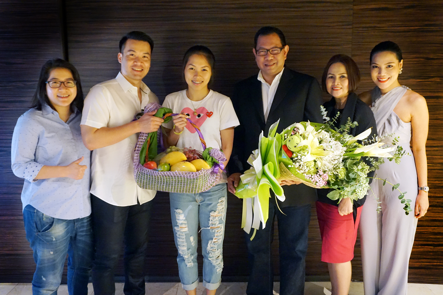 เอไอเอส แสดงความยินดีพร้อมรับกระเช้าขอบคุณจากน้องเมย์-รัชนก แชมป์แบดเอเชียหญิงเดี่ยวคนล่าสุด