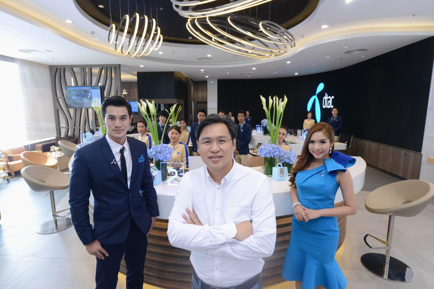 ดีแทคเปิดศูนย์บริการ สาขา ดิเอ็มควอเทียร์ ภายใต้แนวคิด “dtac Brilliant Shop” โดดเด่นและแตกต่างที่สุดในสไตล์ดีแทค