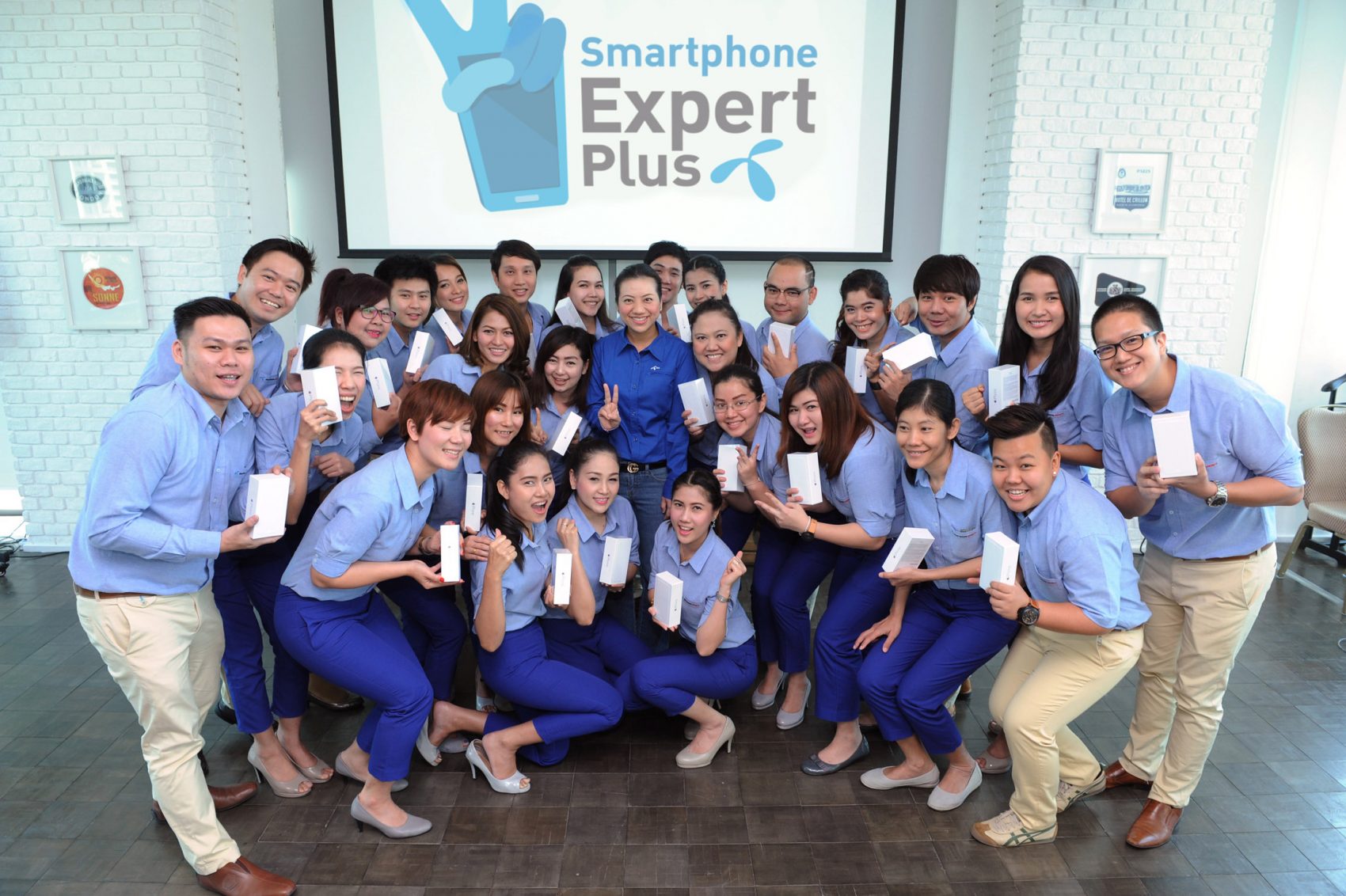 ดีแทคเดินหน้ารุกธุรกิจสมาร์ทโฟน ปั้น Apple Expert ปีที่ 3 เพื่อลูกค้า Apple ได้รับประสบการณ์ที่ดีที่สุด