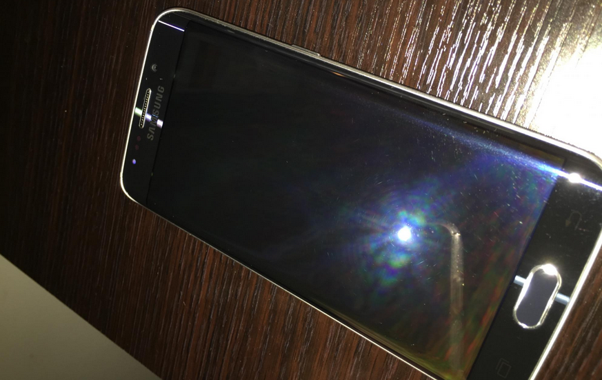 งานเข้าสิ Galaxy S6 Edge เริ่มส่งมอบในสหรัฐ แต่แถม Dead Pixel พร้อมริ้วรอยเพียบ