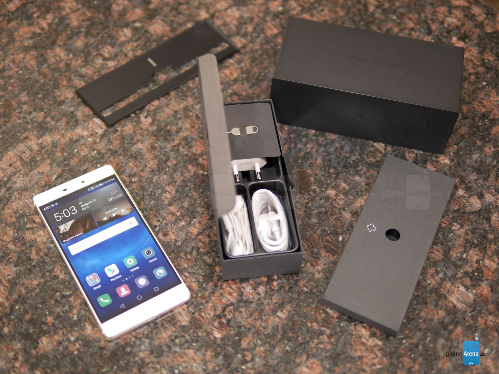 แอบชมการแกะกล่อง Huawei P8 เรือธงจากยักษ์ใหญ่โทรคมนาคมจีน