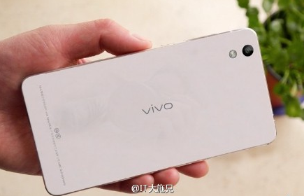 รูปหลุดเรือธงจากค่าย Vivo ซีรีส์แรง XPlay 5S งานดีไซน์กระจกหน้าหลัง