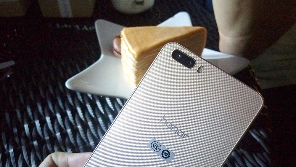 ลองกล้องคู่ Huawei Honor 6 Plus สุดยอดกล้องปรับรูรับแสงได้กว้างสุด F/0.95 พร้อมภาพตัวอย่าง