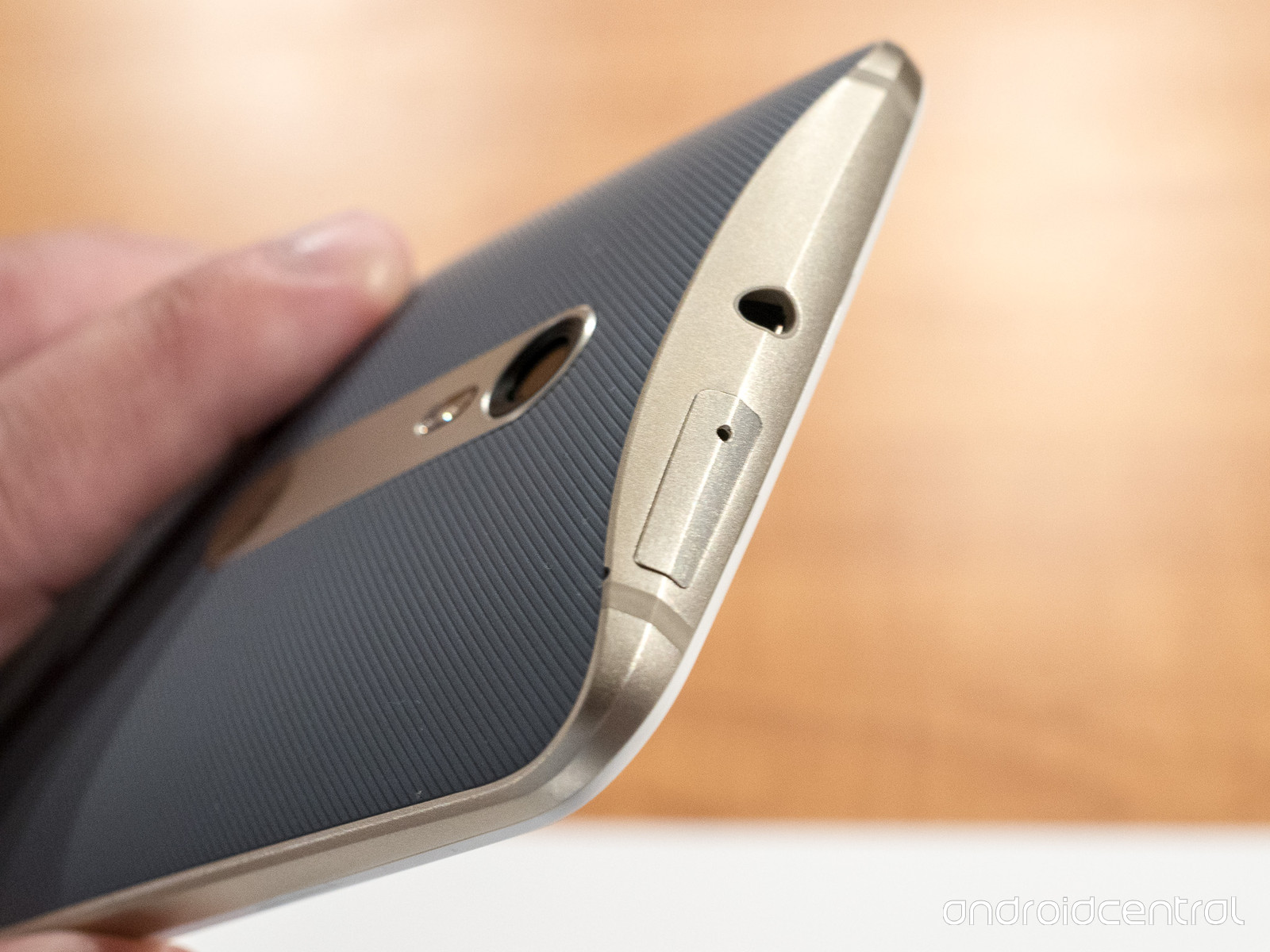 Motorola พกของแรงจัดเซ็นเซอร์กล้อง Sony IMX230 รุ่นล่าใช้กับ Moto X Style