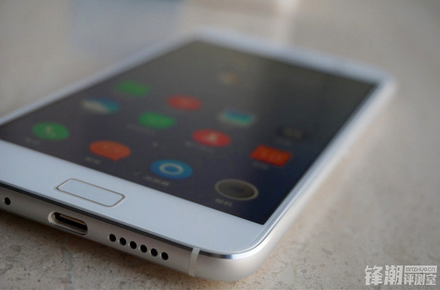 “ZUK Z1” เปิดตัวพร้อมสเปกโดนๆกับพอร์ท USB Type-C แบตเตอรี่ 4,100 mAh