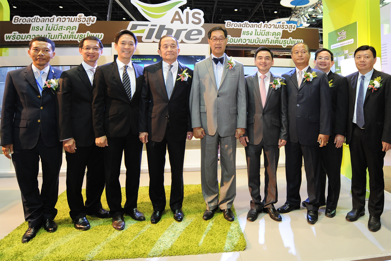 เอไอเอสขนทัพนวัตกรรมและโปรโมชั่นมาโชว์ในงาน “NET2015” เดินหน้ายกระดับชีวิตคนไทยสู่ยุคดิจิทัลเต็มรูปแบบ