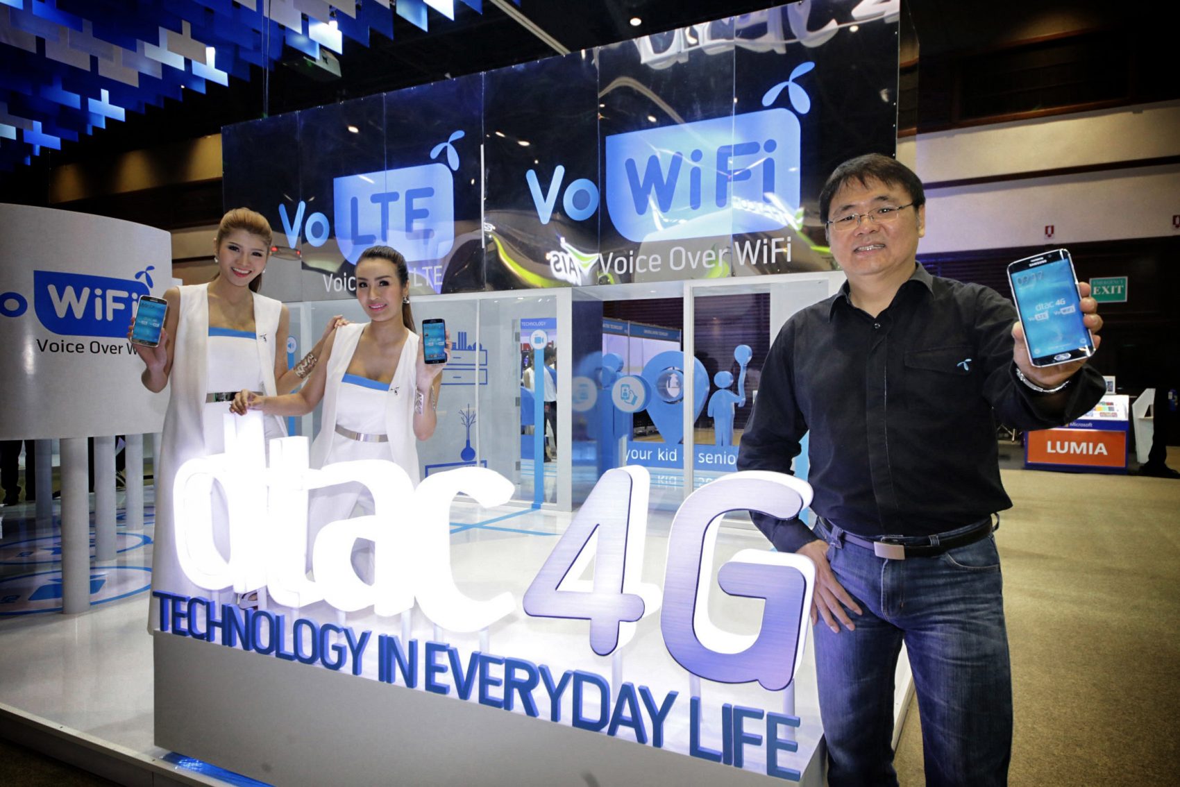 ดีแทคโชว์สุดยอดเทคโนโลยี 4G VoLTE และ VoWiFi สัมผัสพร้อมชมสาธิตได้ในงาน NET 2015 วันที่ 6-9 สิงหาคมนี้