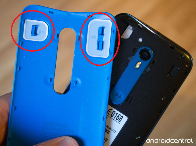 เทคนิคการป้องกันน้ำของ Moto G (2015) อยู่ที่ฝาหลัง ใส่ไม่ตรงล็อคระวังน้ำเข้า