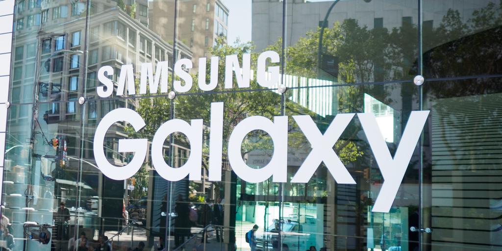 เบาะแสอัพเดท เผยชิ้นส่วนหน้าจอ Galaxy S7 เปรียบเทียบขนาดกับ S6 และ Note 5
