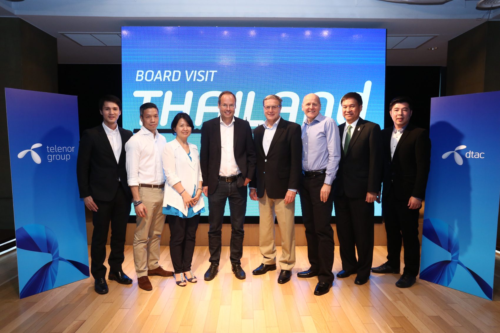 ผู้นำองค์กรร่วมเสวนา “Heart Talk with Visionary Leader” ในงานบอร์ดเทเลนอร์กรุ๊ป เยี่ยมชมดีแทค