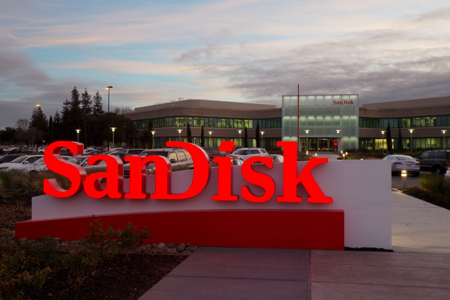 Western Digital ผู้ผลิตฮาร์ดดิสเข้าซื้อกิจการ SanDisk มูลค่า 1.9 หมื่นล้านเหรียญ