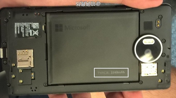 เรียกน้ำย่อย Microsoft Lumia 950 XL พกแบตใหญ่ 3340 มิลลิแอมป์ถอดเปลี่ยนได้