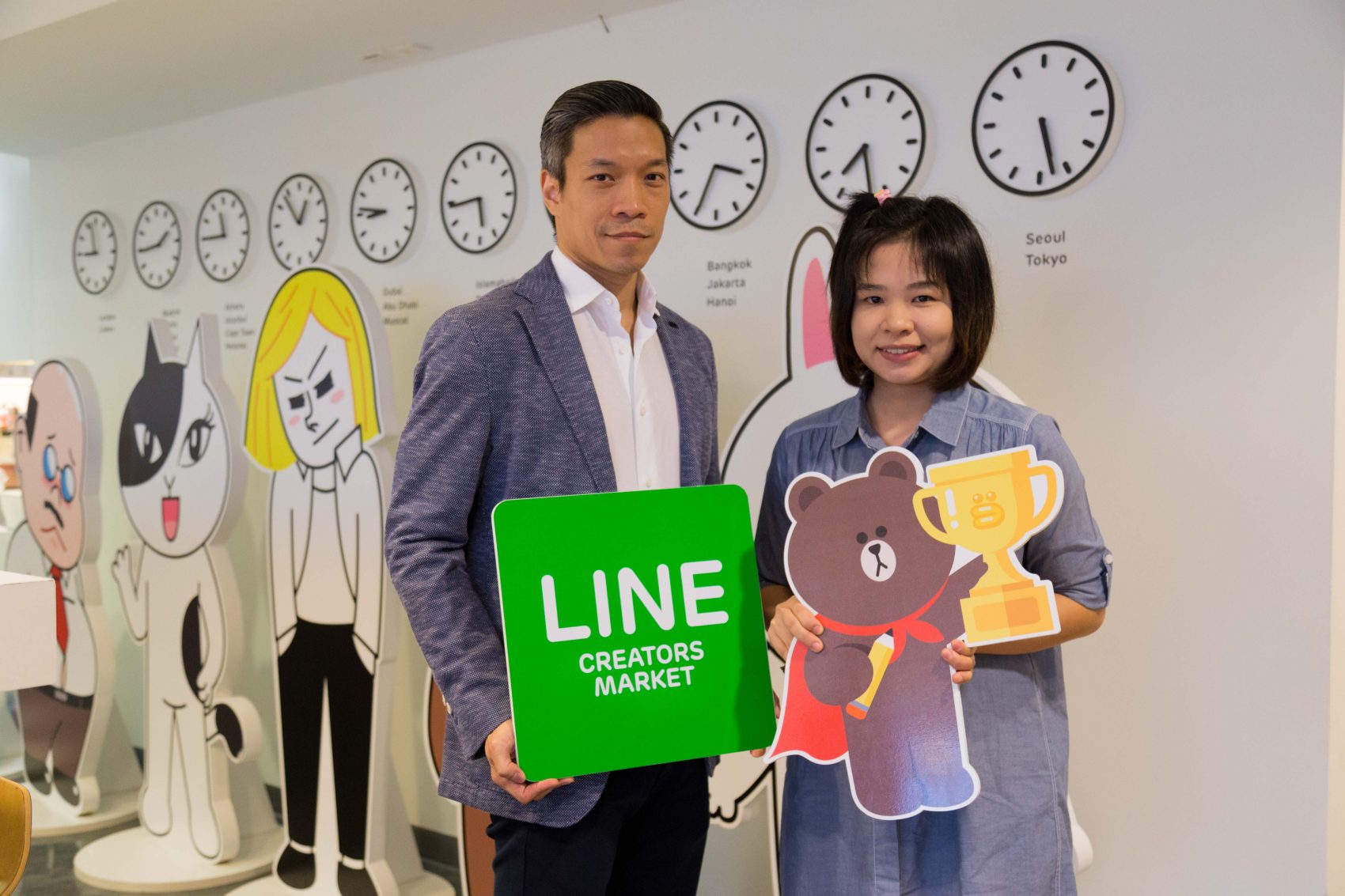 LINE มอบรางวัลให้ผู้ชนะจากโครงการ Rising Star นักออกแบบดาวรุ่งไทยที่มียอดขายสติกเกอร์สูงสุด