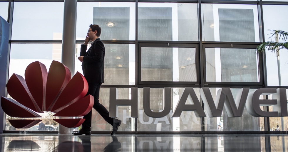 ทีเด็ดมังกร Huawei มีซุ่มพัฒนาอุปกรณ์ใหม่หวังทุบ Samsung ลงจากบัลลังก์