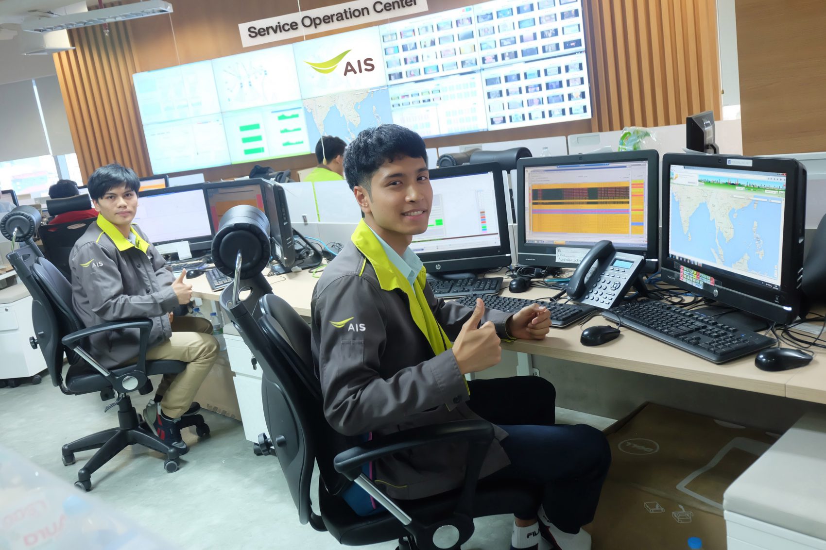 เอไอเอส เตรียมพร้อมเครือข่ายปีใหม่ ทั้ง AIS 3G, 4G, Super Wifi รับกระแส SOCIAL NETWORK พุ่ง