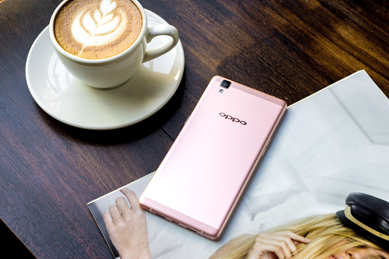 Rose Gold ดีไซน์หวานเลอค่า ต้อนรับคริสมาสต์ส่งท้ายปีกับ OPPO R7s