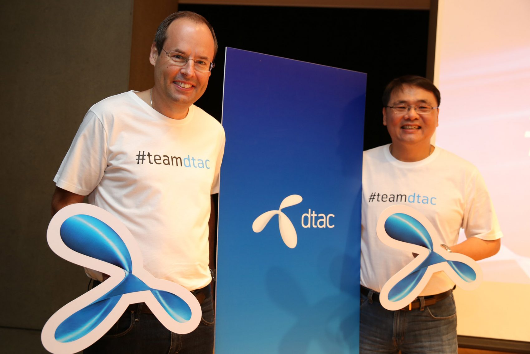 ดีแทคสู้ไม่ถอย รุกหนักลงทุนขยายโครงข่าย 4G ทุ่มงบการตลาด ยอมรับมีเจรจา CAT จริง
