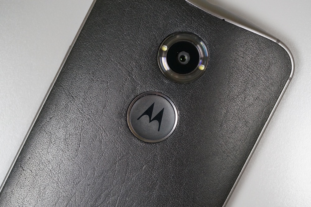 กันเหนียว เผยรูปใหม่เครื่อง Moto X รุ่นที่ 4 ก็ตามเทรนด์ใช้ท่อทองแดงระบายร้อน?