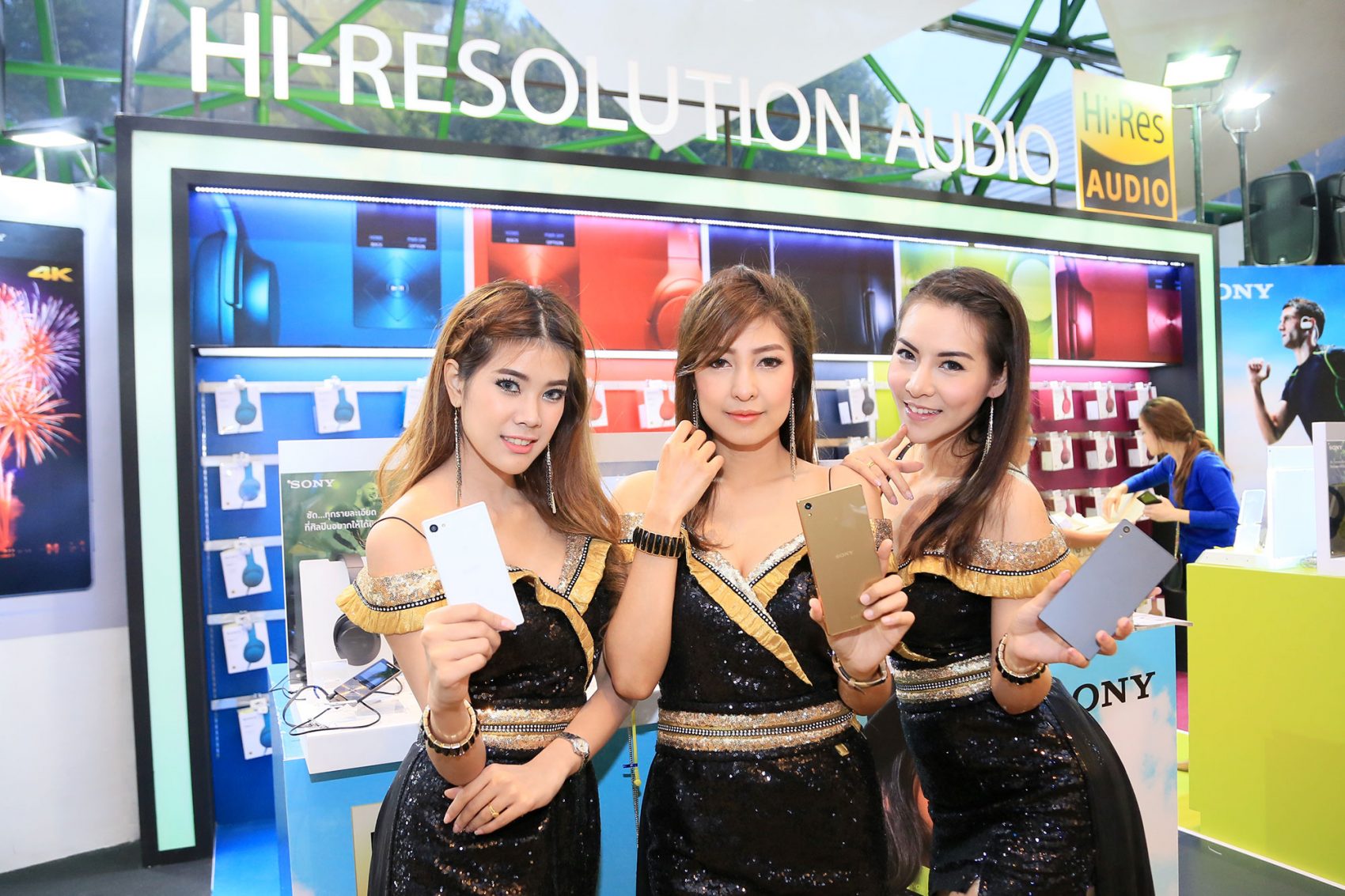 โซนี่ ขนทัพสมาร์ทโฟนรุ่นท็อป XPERIA Z5 Series พร้อมสินค้าไฮเรสออดิโอ จัดเต็มโปรโมชั่นในงาน Thailand Mobile Expo 2016