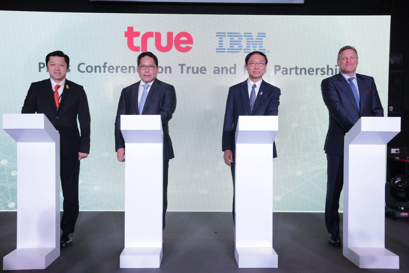 True ผสานความร่วมมือ IBM สร้าง Innovation Center กลางสยาม พร้อมเปิดใช้ปลายปีนี้