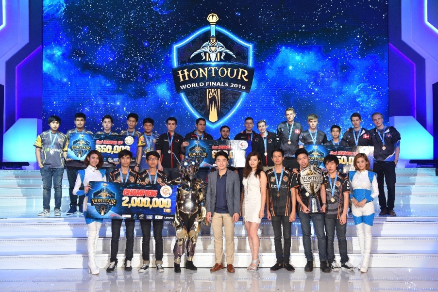 เด็กไทยสุดเจ๋ง คว้าเงินรางวัล 2,000,000 บาท พร้อมตำแหน่งแชมป์โลก HoNTour World Final 2016
