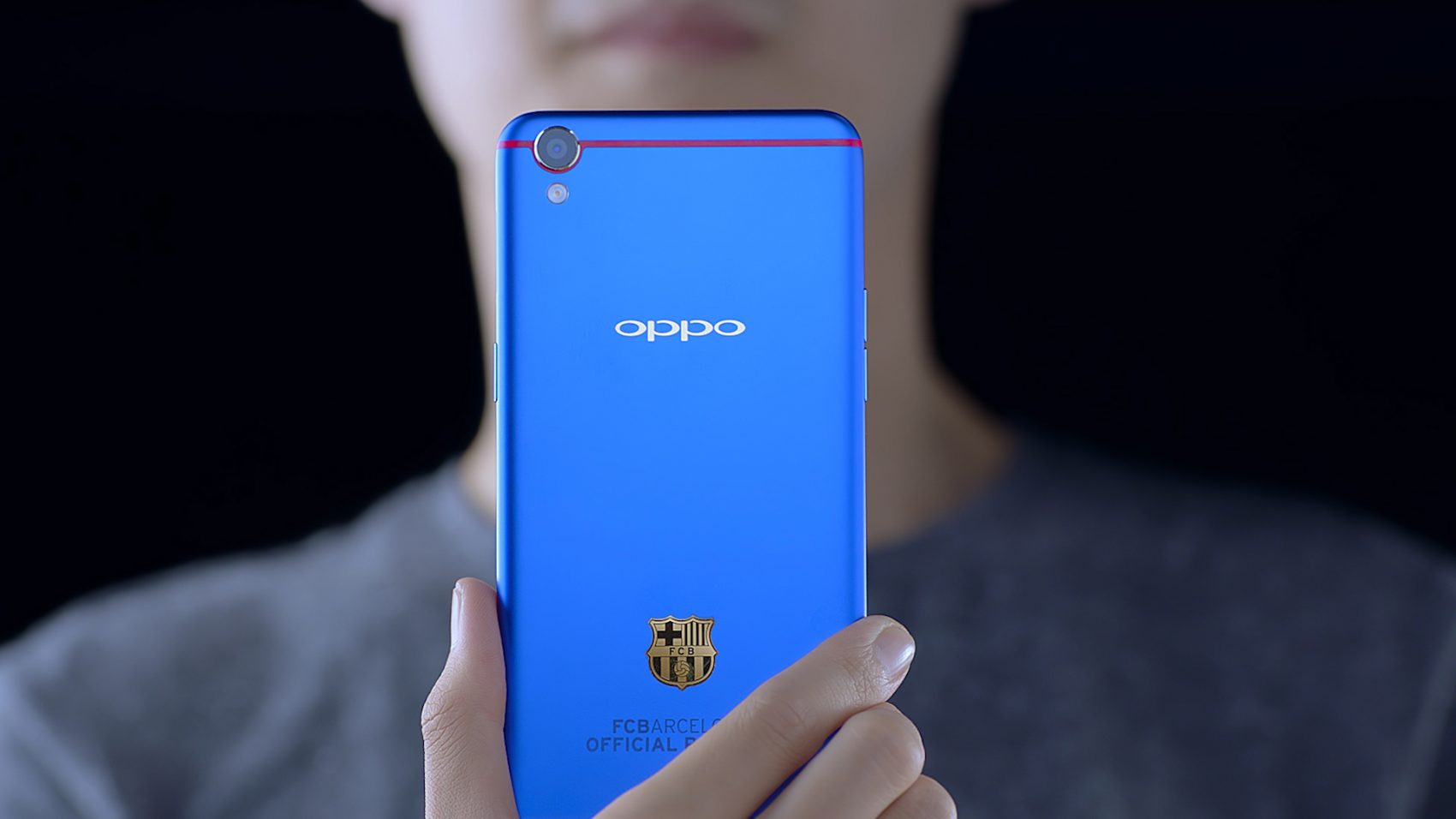 กุมเงินในมือไว้ให้มั่นชมคลิป UNBOXING  เต็มๆตา!!!  กับ OPPO F1 PLUS เอฟซี บาร์เซโลน่า ลิมิเต็ดอิดิชั่น