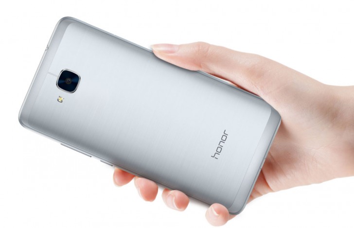 Honor 5C รุ่นขายในยุโรป ถอดเซ็นเซอร์สแกนลายนิ้วมือ ด้วยเหตุผลด้านราคา