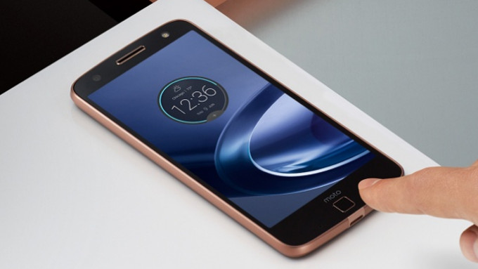 Lenovo เปิดตัวเรือธง Moto Z Force จัดหนักเครื่องบาง 6.9 แบต 3500 ไร้แจ๊คหูฟัง 3.5