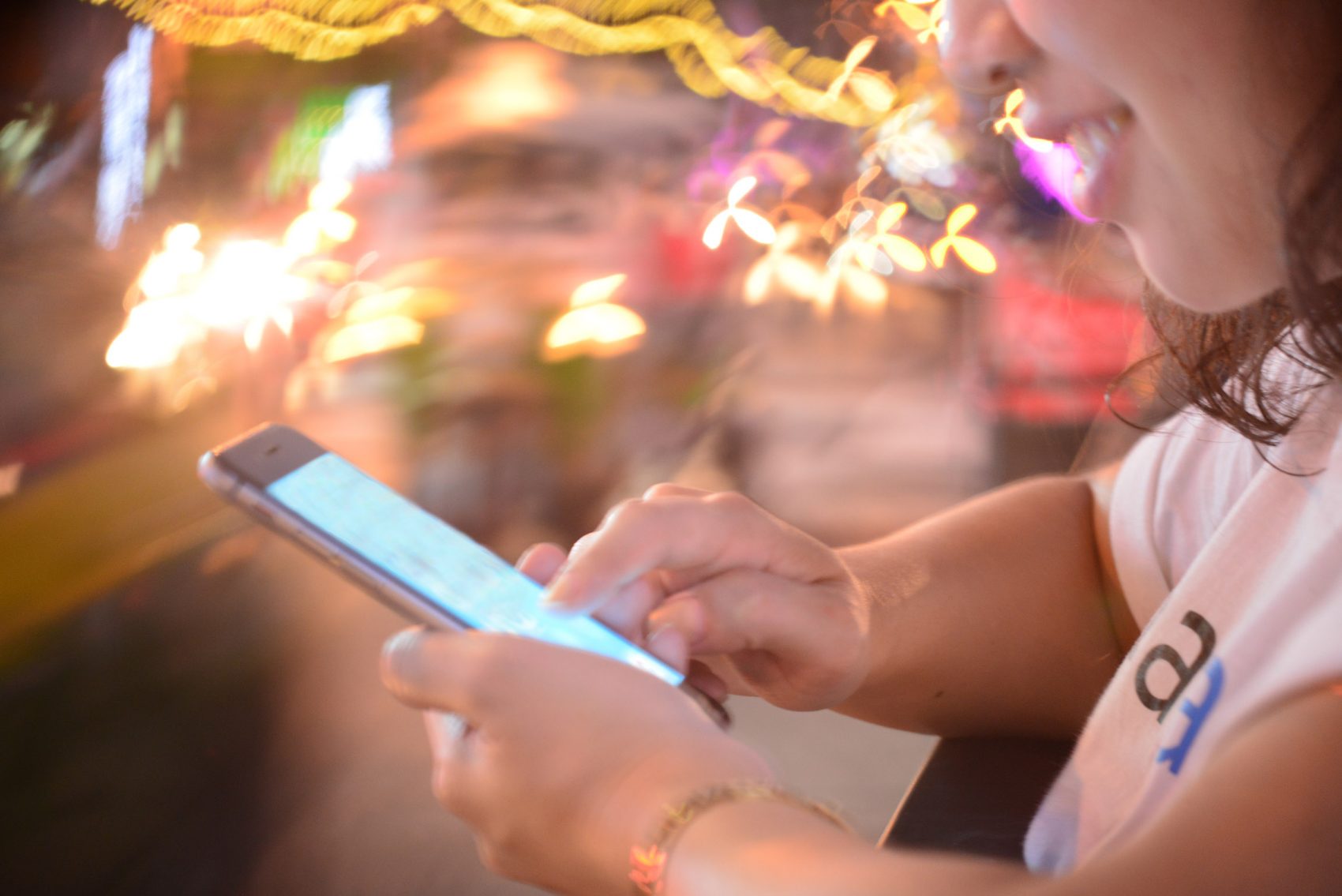 AIS และ dtac ร่วมรณรงค์เยาวชนไทยใช้เน็ตเล่นเกมส์อย่างเหมาะสม