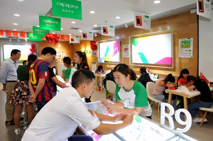 ผลสำรวจเผย Oppo R9 ควง iPhone 6s ยึดตลาดออฟไลน์ในจีน ทำสถิติขาย 1 เครื่องทุกๆ 1.1 วิ