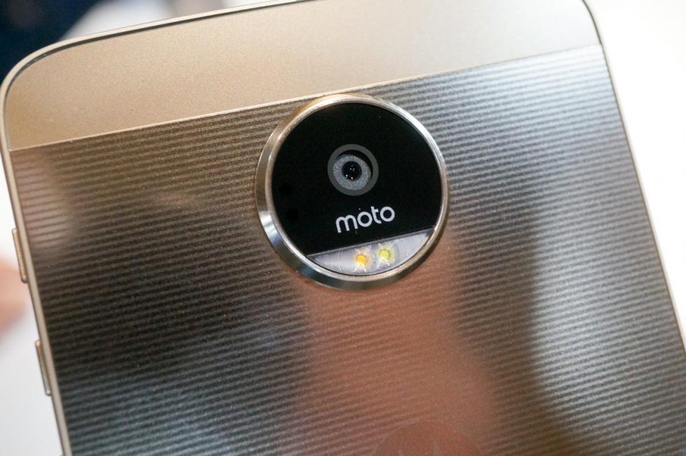 ลือ Lenovo พร้อมตัดใจ ส่ง Moto ทำตลาดสมาร์ทโฟนแค่แบรนด์อย่างเดียว