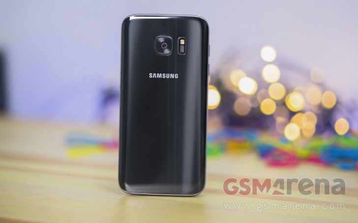 ศึกอัศวินดำ แหล่งข่าวเกาหลีใต้เผย Galaxy S7 จ่อพร้อมตามรอยดำเงาเจ๊ทแบล๊ค
